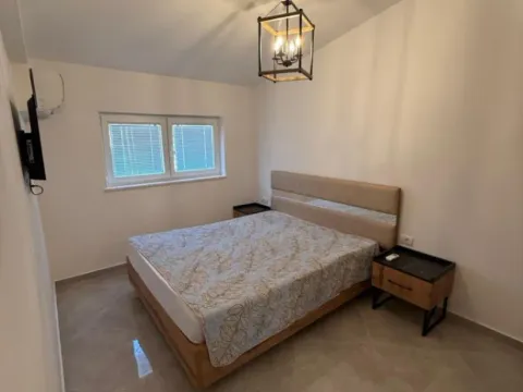 Izdavanje, trosoban stan, 96m², Šušanj, Bar - image 5