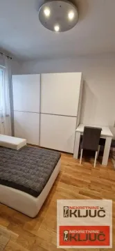 Izdavanje, garsonjera, 29m², Bulevar Oslobodjenja, Novi Sad Sve Podlokacije - image 2