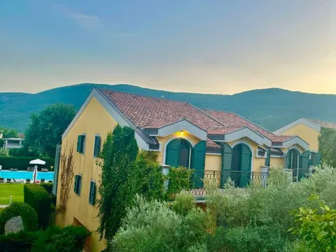 Izdavanje, kuća, 176m², Lastva Grbaljska, Kotor - image 3