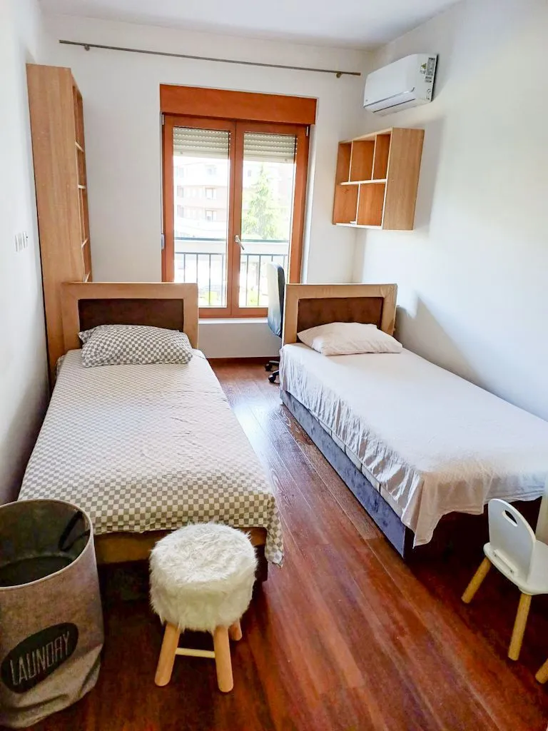 Izdavanje, dvosoban stan, 70m², Master Kvart, Podgorica