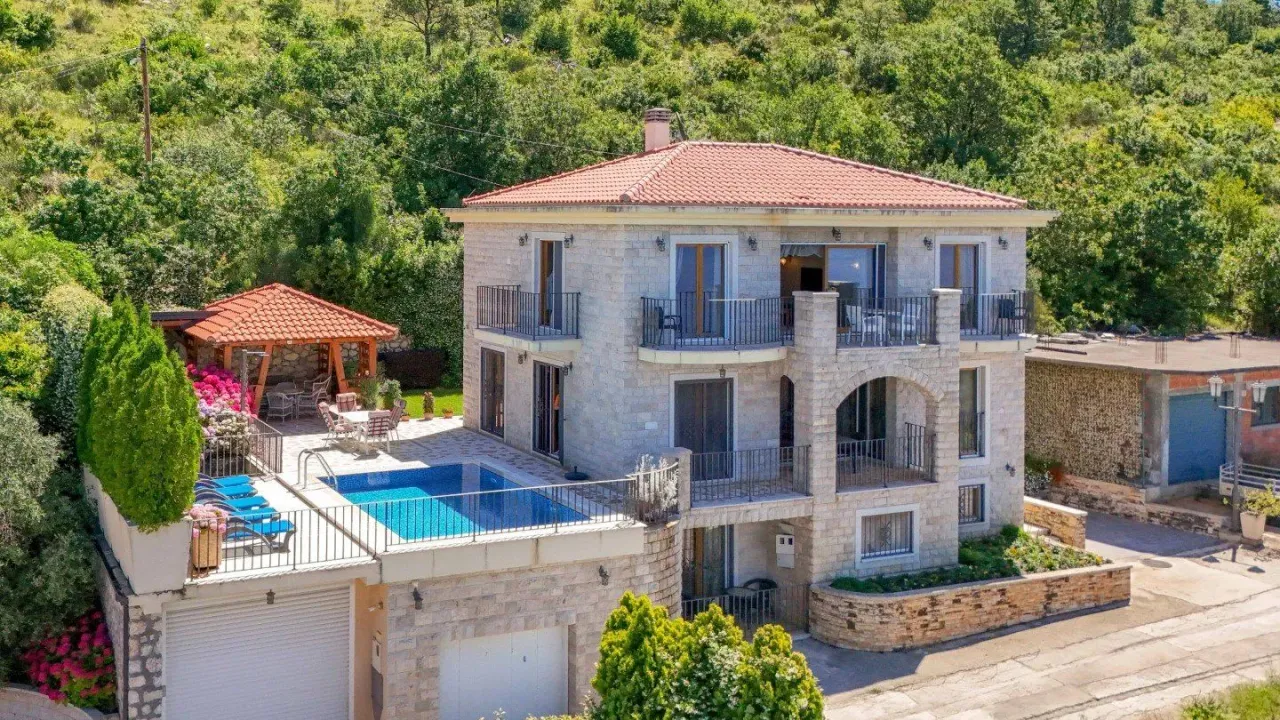 Prodaja, kuća, 317m², Reževići, Budva