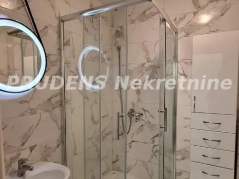 Izdavanje, jednosoban stan, 35m², Vračar Sve Podlokacije, Beograd - image 8