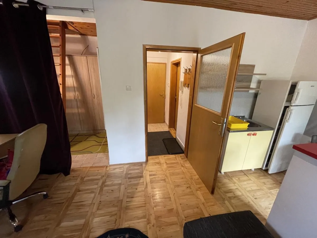 Prodaja, dvosoban stan, 40m², Železnička Stanica, Novi Sad Sve Podlokacije