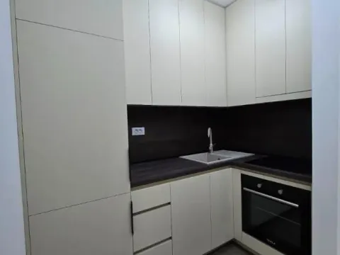 Izdavanje, jednosoban stan, 40m², City Kvart, Podgorica - image 4