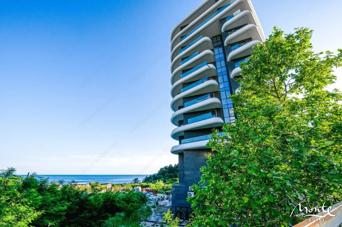 Sale, three bedroom apartment, 190m², Bečići, Budva