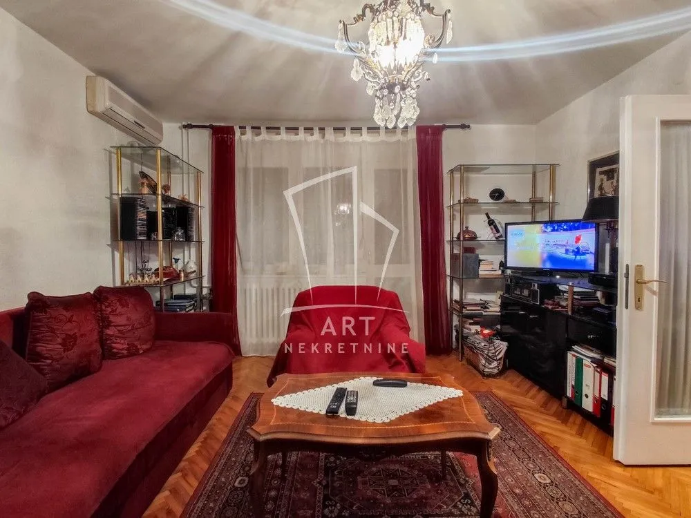 Sale, three bedroom apartment, 88m², Lipov Lad, Zvezdara Sve Podlokacije