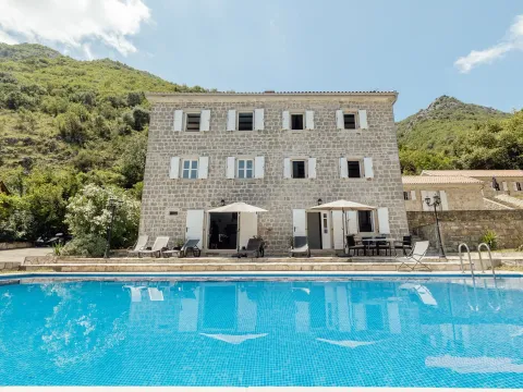 Sale, house, 800m², Prčanj, Kotor - image 4