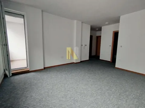 Poslovni prostor in Adamovićevo Naselje