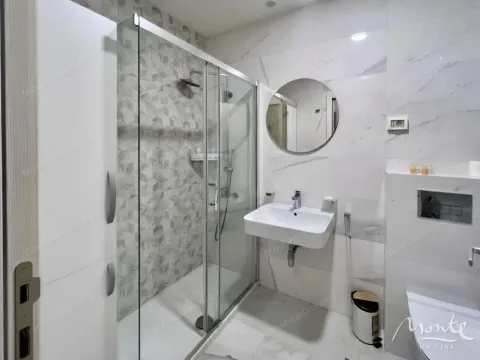 Prodaja, jednosoban stan, 53m², Central Point, Podgorica - image 9