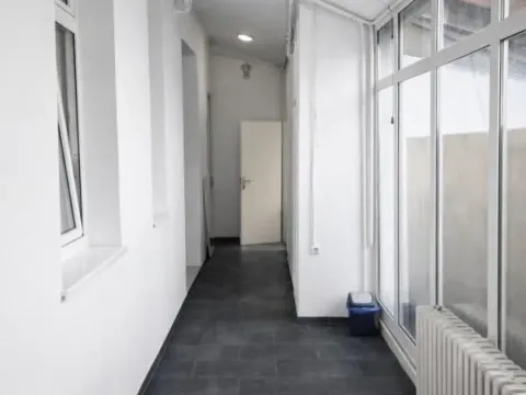 Rent, office space, 275m², Stari grad, Novi Sad - image 1