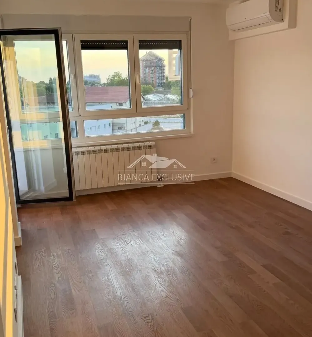 Prodaja, trosoban stan, 66m², Zemun Gornji Grad, Zemun Sve Podlokacije