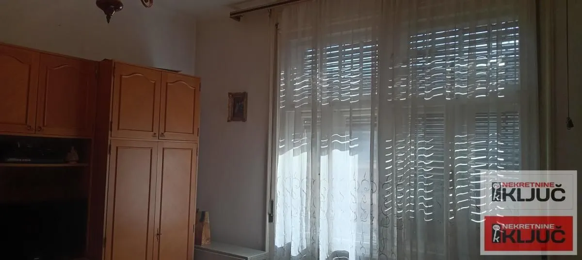 Prodaja, trosoban stan, 102m², Centar, Novi Sad