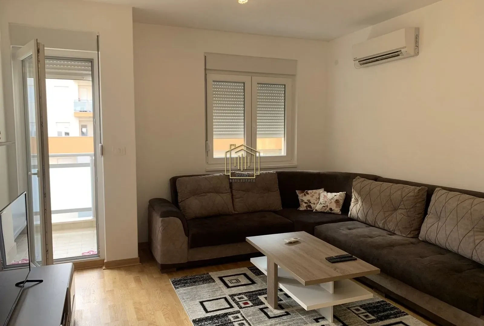 Izdavanje, jednosoban stan, 45m², City Kej, Podgorica
