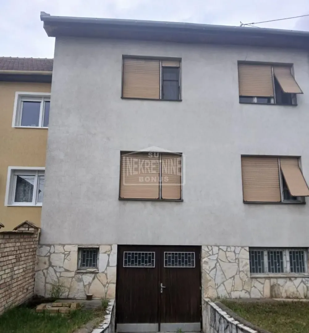 Prodaja, kuća, 180m², Kertvaroš, Subotica