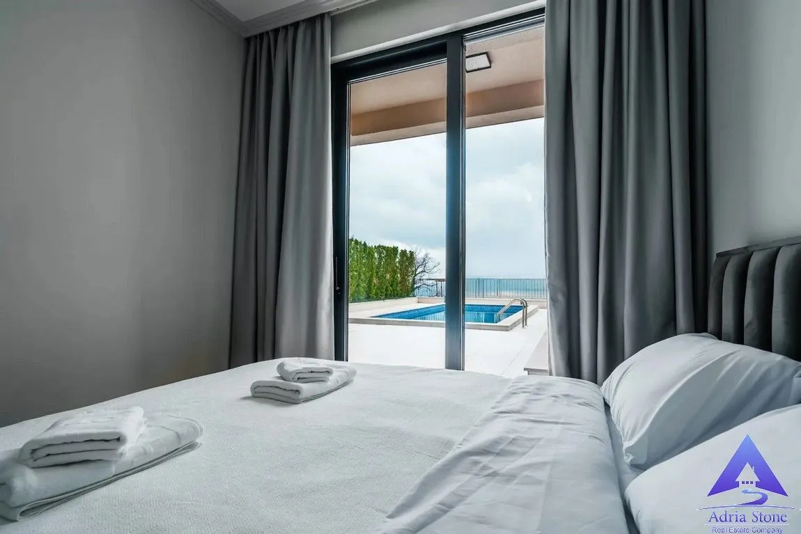 Sale, house, 220m², Reževići, Budva