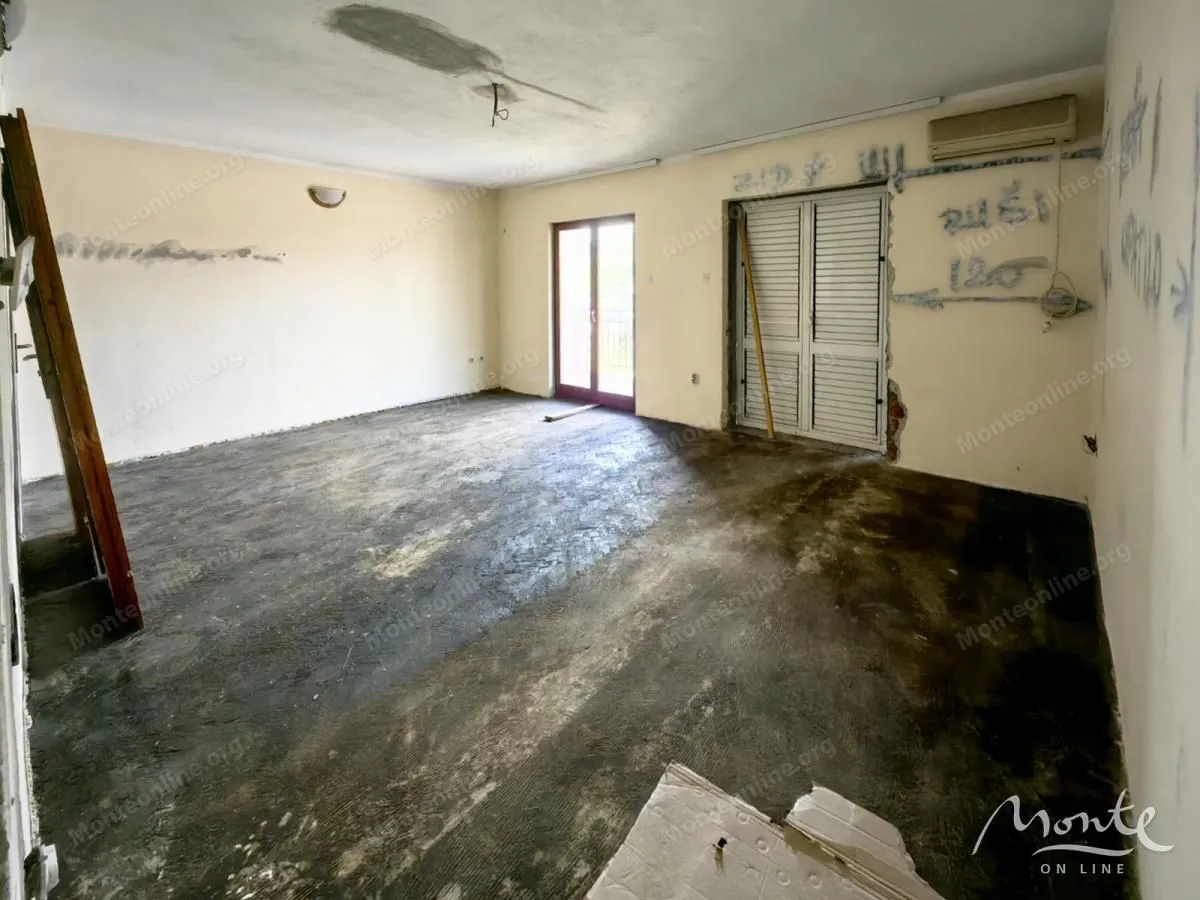 Prodaja, kuća, 385m², Donja Gorica, Podgorica