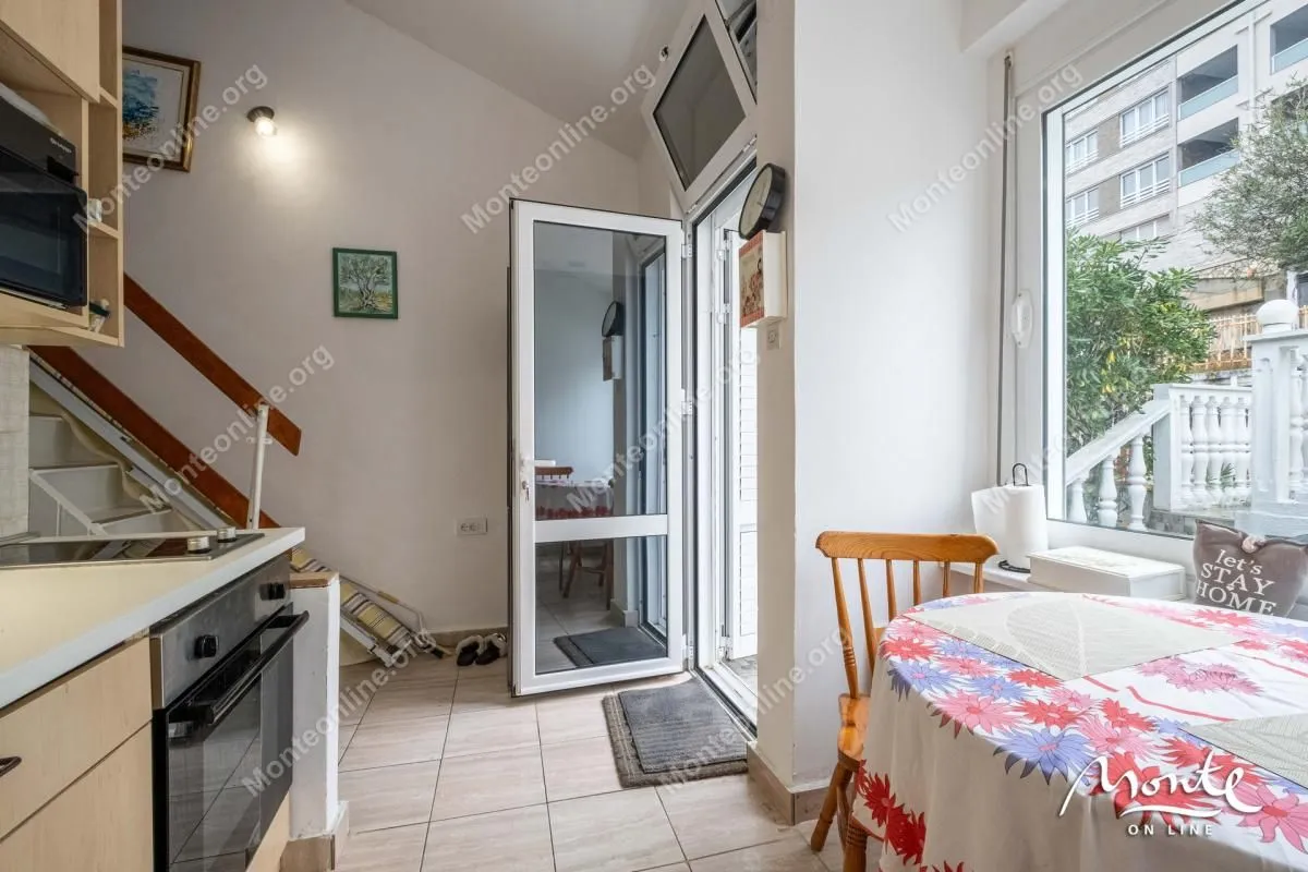 Prodaja, dvosoban stan, 55m², Krašići, Tivat
