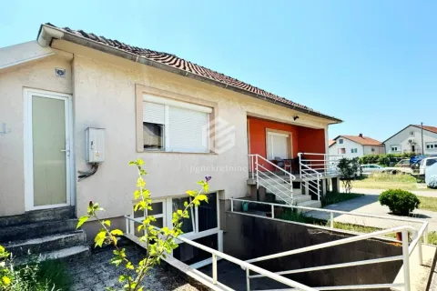 Prodaja, kuća, 143m², Vranići, Podgorica - image 9