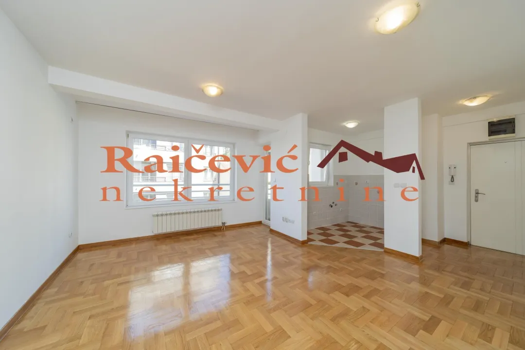 Sale, three bedroom apartment, 65m², Zvezdara Sve Podlokacije, Beograd
