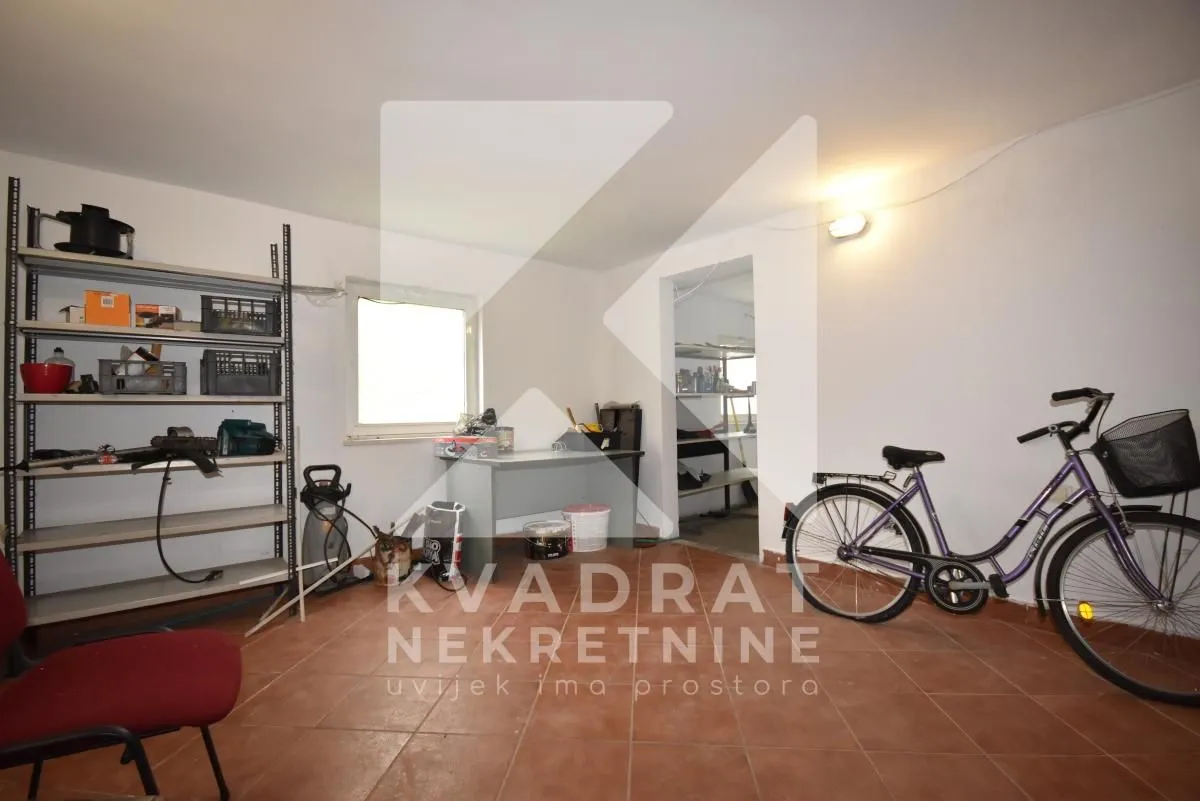 Rent, house, 300m², Ibričevina, Podgorica