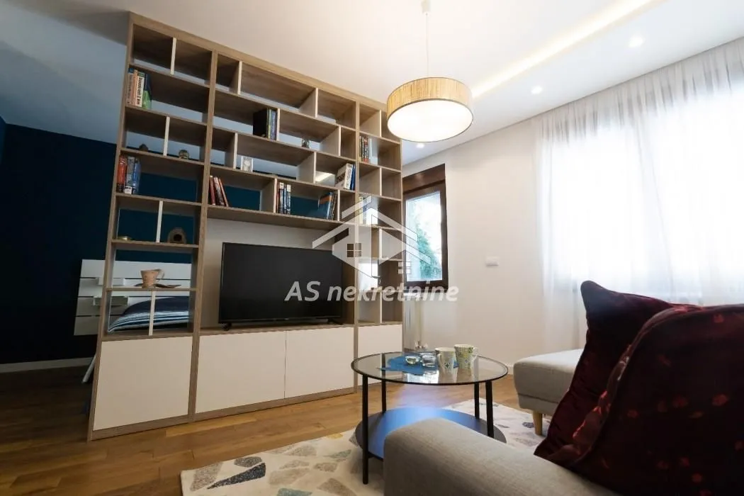 Rent, one bedroom apartment, 37m², Čubura, Beograd