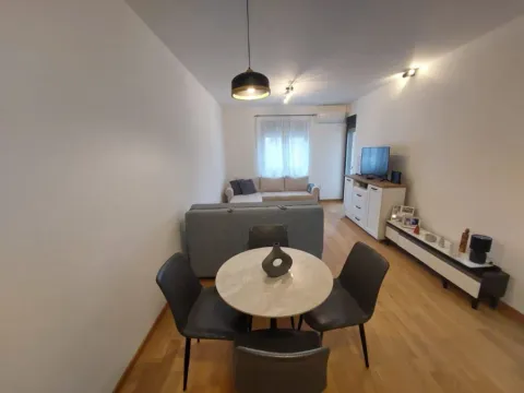 Prodaja, jednosoban stan, 47m², City Kvart, Podgorica - image 5