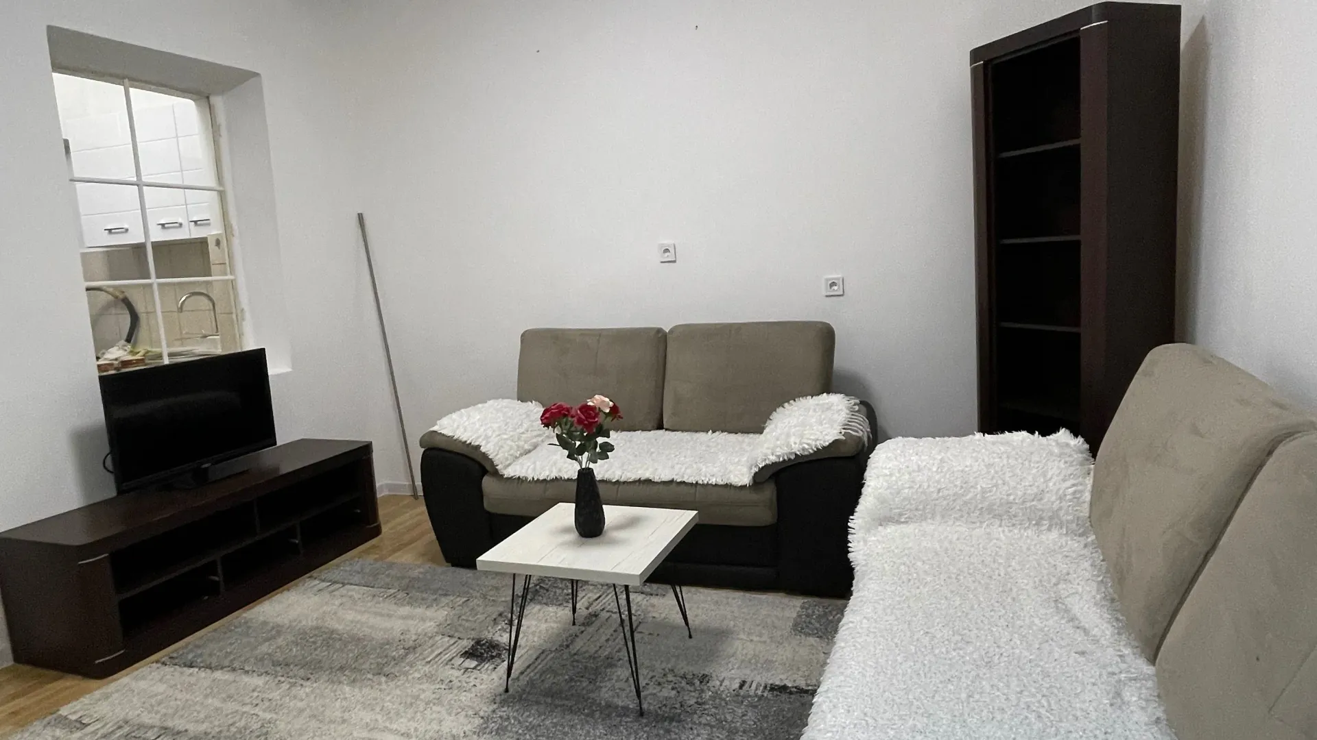 Izdavanje, jednosoban stan, 50m², Momišići, Podgorica
