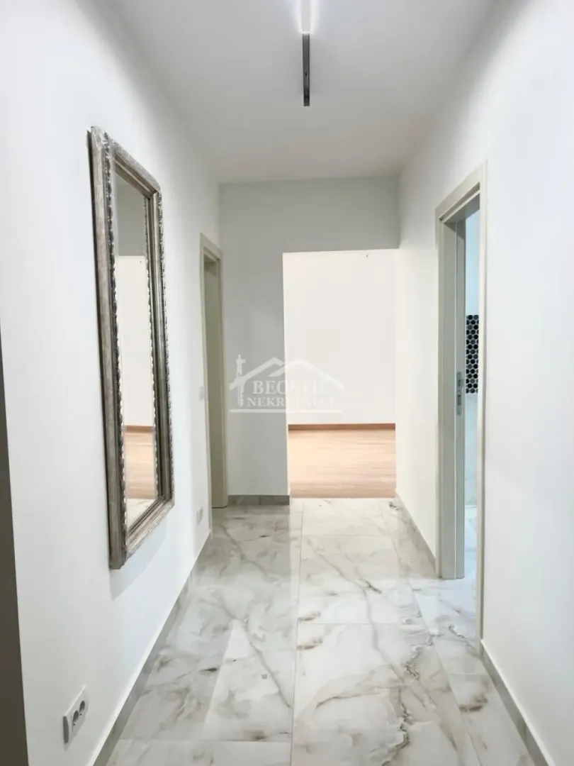Prodaja, trosoban stan, 93m², Vračar Hram, Vračar Sve Podlokacije