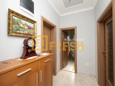 Izdavanje, kuća, 80m², Centar, Podgorica - image 11
