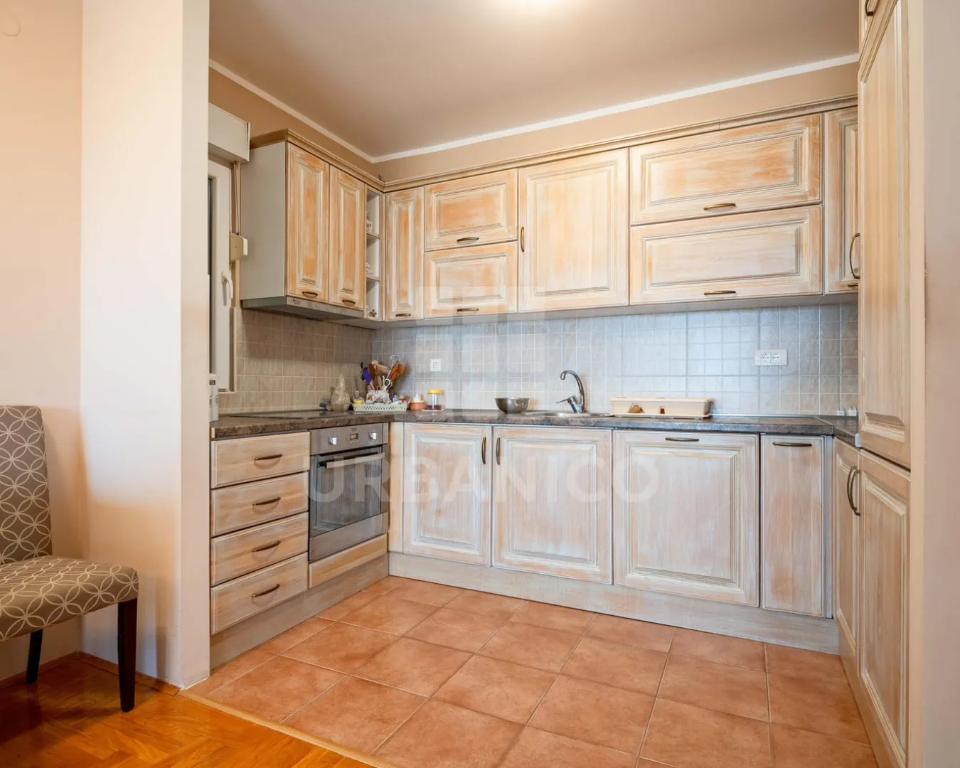 Sale, two bedroom apartment, 69m², Centar, Bar