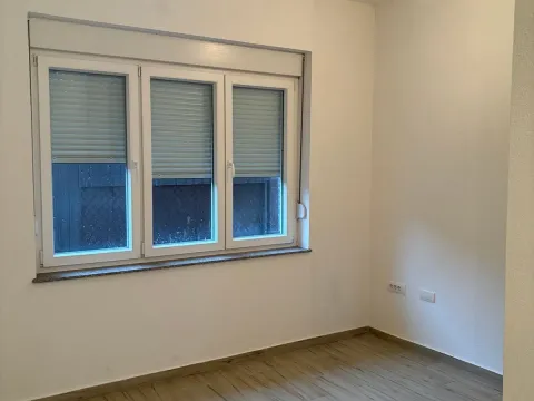 Rent, office space, 16m², Centar, Bijelo Polje - image 3