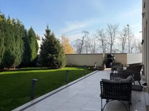 Izdavanje, četvorosoban stan, 150m², Savski Venac, Beograd - image 9