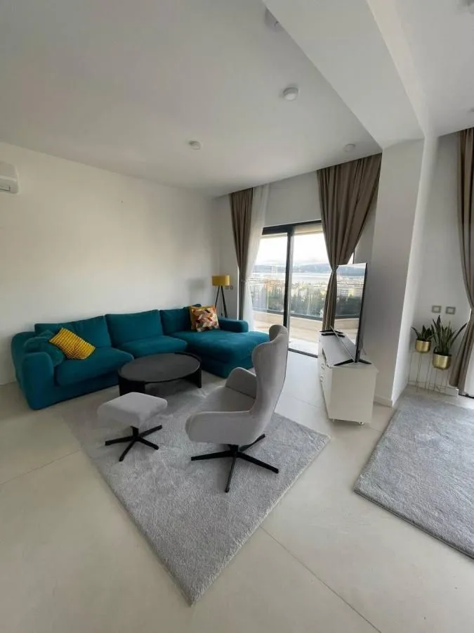 Rent, two bedroom apartment, 159m², Tivat, Crna Gora