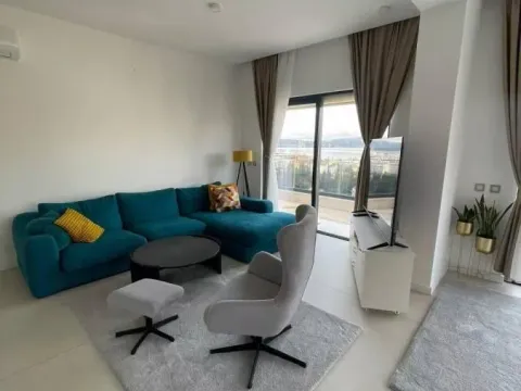 Izdavanje, dvosoban stan, 159m², Tivat, Crna Gora - image 2