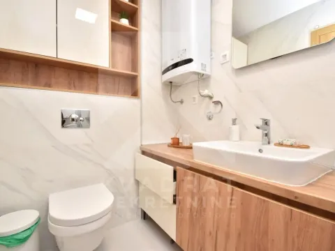 Izdavanje, jednosoban stan, 48m², New City, Podgorica - image 9