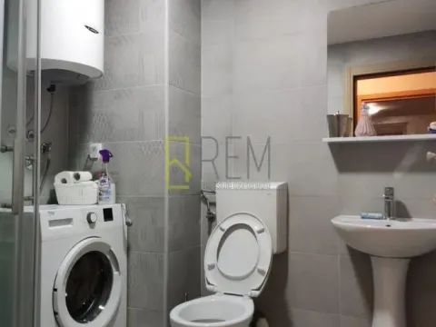 Izdavanje, dvosoban stan, 55m², Centar, Podgorica - image 7