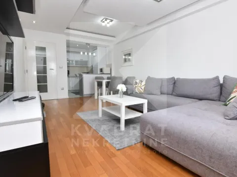 Prodaja, jednosoban stan, 56m², Stari Aerodrom, Podgorica - image 2