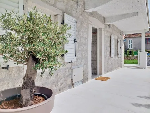 Prodaja, jednosoban stan, 57m², Perast, Kotor - image 11