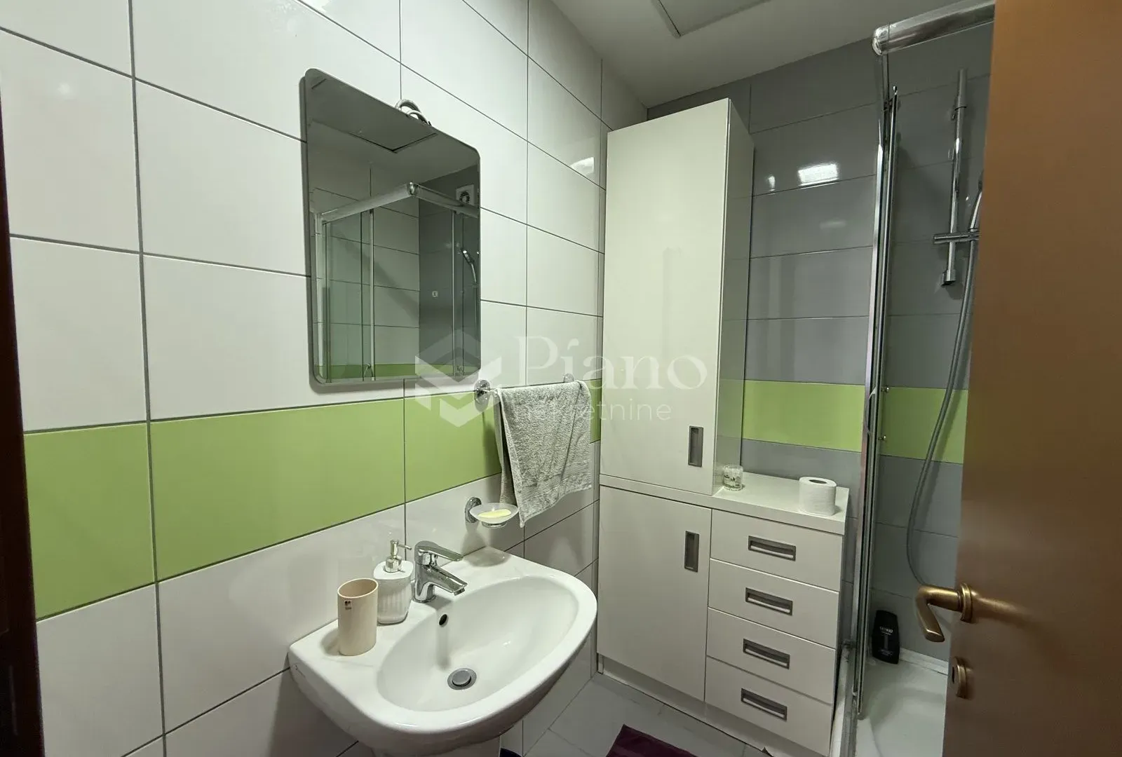 Izdavanje, jednosoban stan, 50m², City Kvart, Podgorica