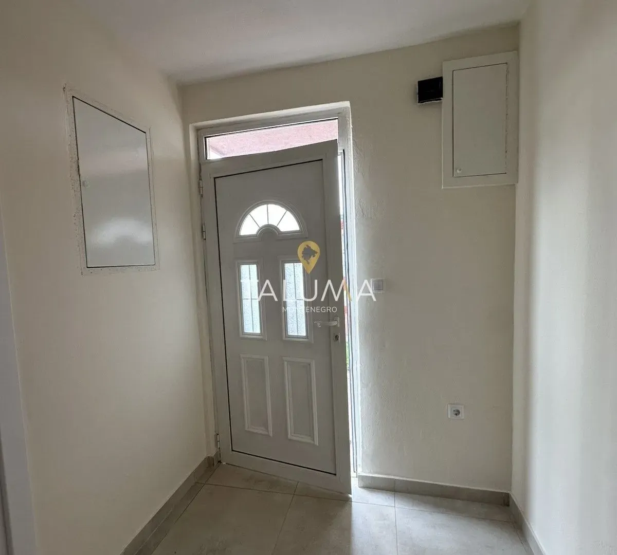 Izdavanje, jednosoban stan, 60m², Tološi, Podgorica