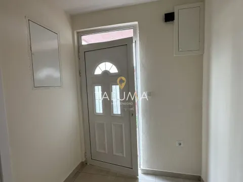 Izdavanje, jednosoban stan, 60m², Tološi, Podgorica - image 7