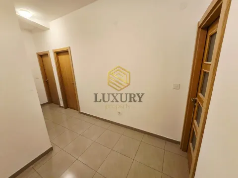 Prodaja, dvosoban stan, 72m², Stari Aerodrom, Podgorica - image 6