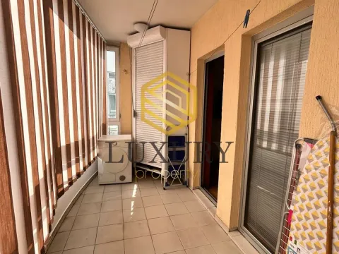 Izdavanje, trosoban stan, 120m², Pobrežje, Podgorica - image 6