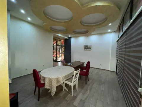 Izdavanje, poslovni prostor, 60m², Preko Morače, Podgorica