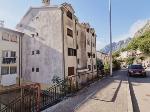 Prodaja, jednosoban stan, 49m², Dobrota, Kotor - image 12