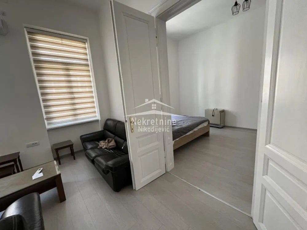 Izdavanje, dvosoban stan, 71m², Zemun Centar, Zemun Sve Podlokacije