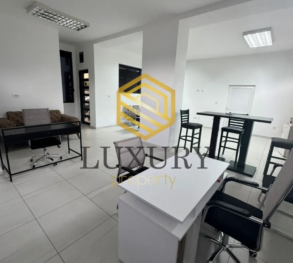 Rent, office space, 64m², Zagorič, Podgorica