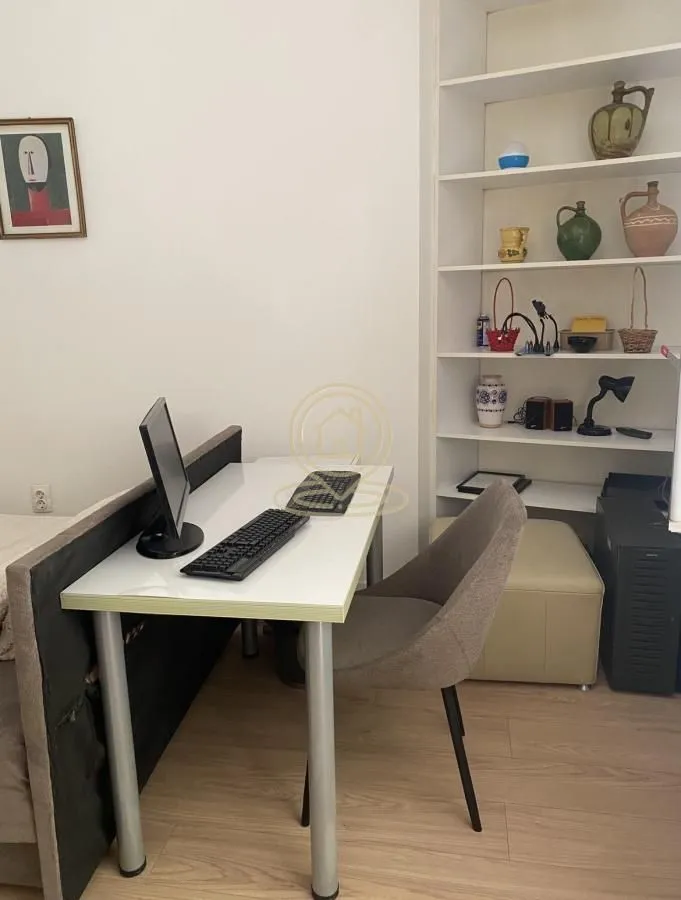 Izdavanje, jednosoban stan, 28m², Stari Grad, Beograd