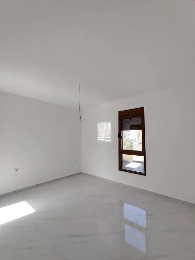 Sale, two bedroom apartment, 79m², Centar, Bar