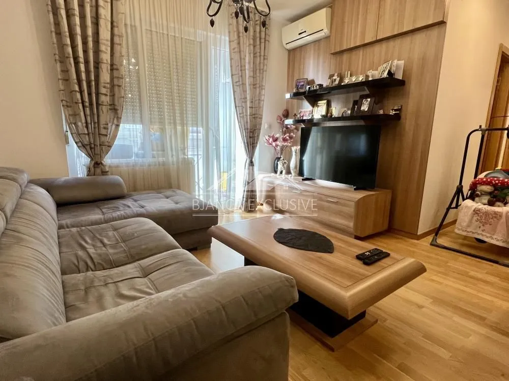 Sale, three bedroom apartment, 60m², Vukov Spomenik, Zvezdara Sve Podlokacije